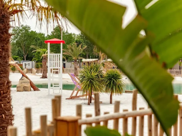 Neuer Lagunenstrand-Pool auf dem Roan-Campingplatz Domaine de la Yole.